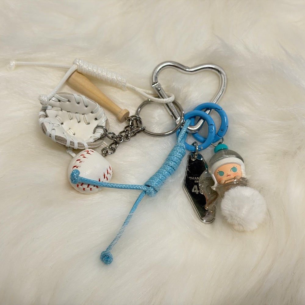 🩵🤍Blue and White DIY POP Mart Keychain